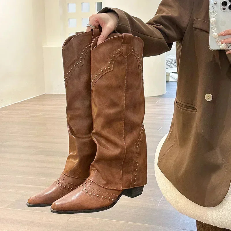 Bequeme und modische orthopädische Stiefel