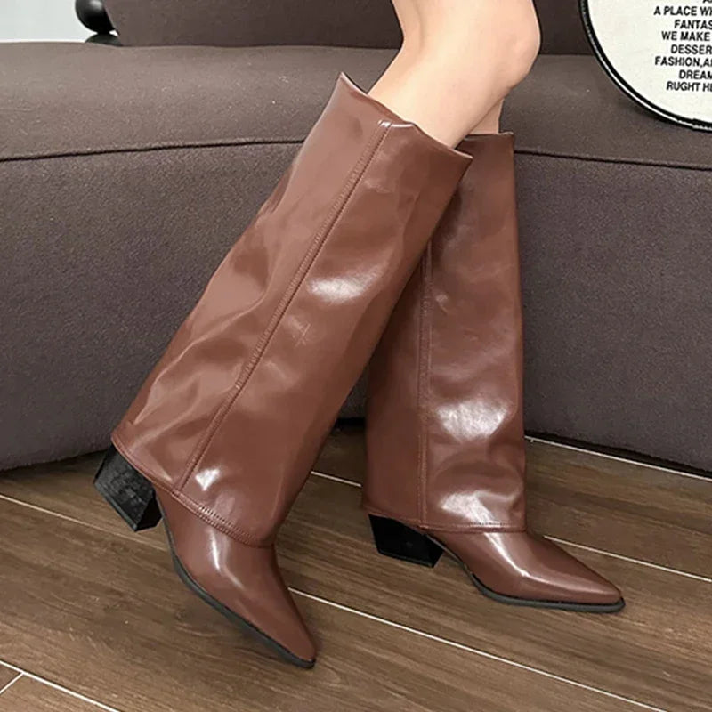 Stützende und stilvolle orthopädische Stiefel