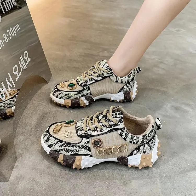 Modische und stützende orthopädische Turnschuhe