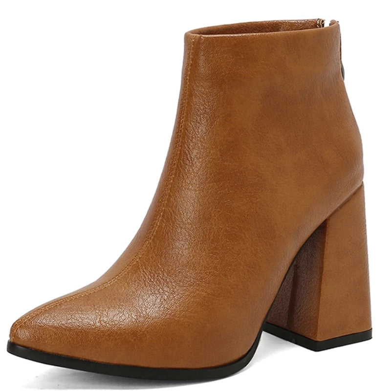Elegante und stützende orthopädische Absätze