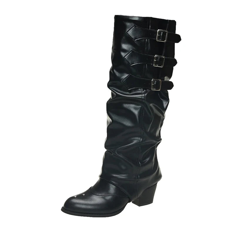 Modische und stützende orthopädische Stiefel