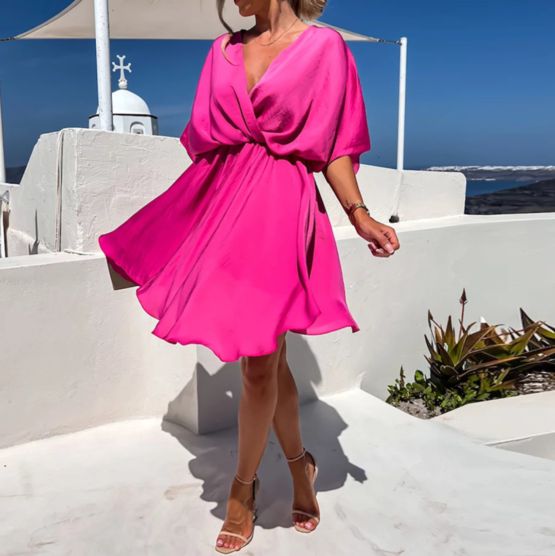 MW | Weites Minikleid mit sommerlichem Stil und modernem Design