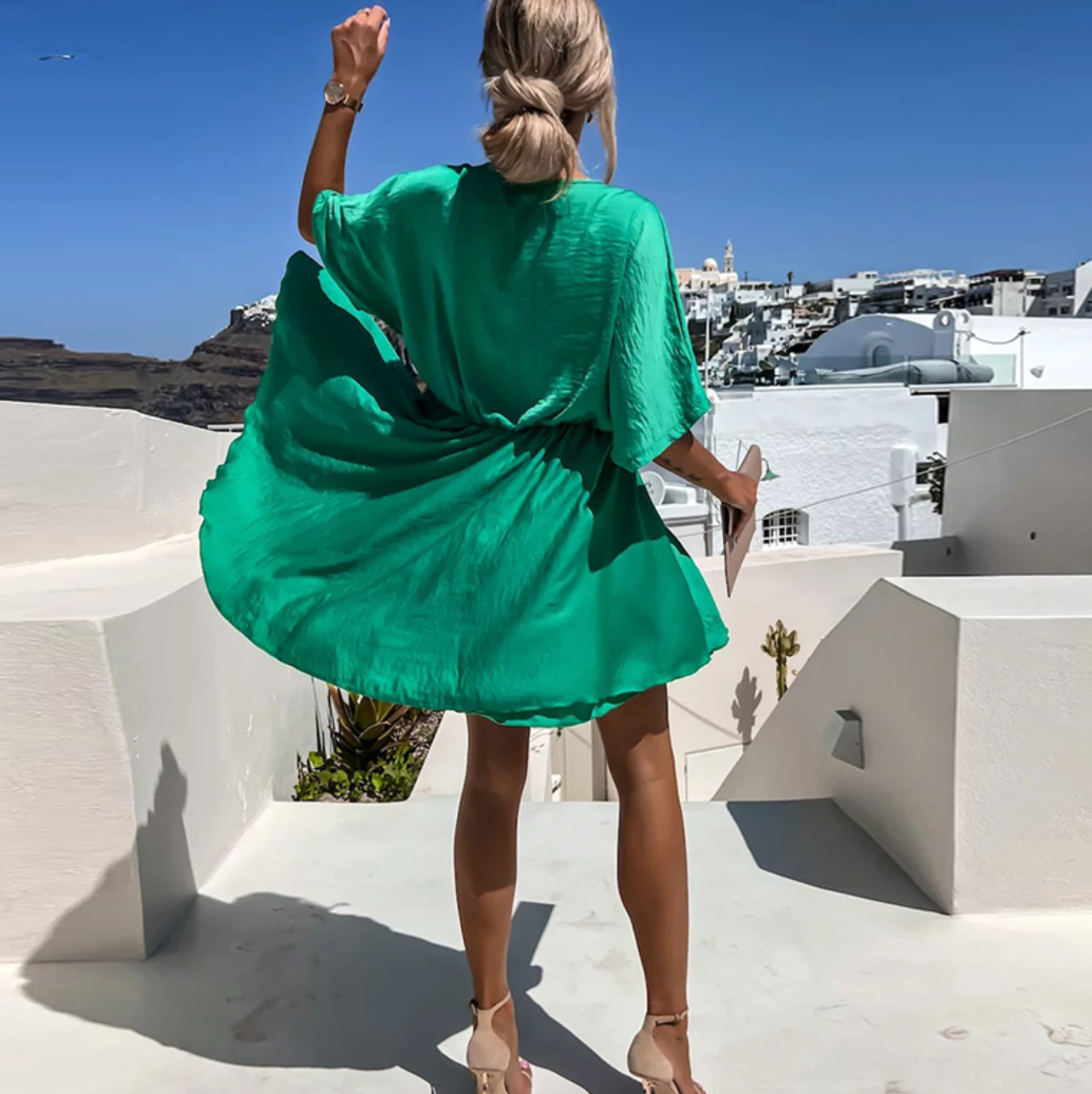 MW | Weites Minikleid mit sommerlichem Stil und modernem Design