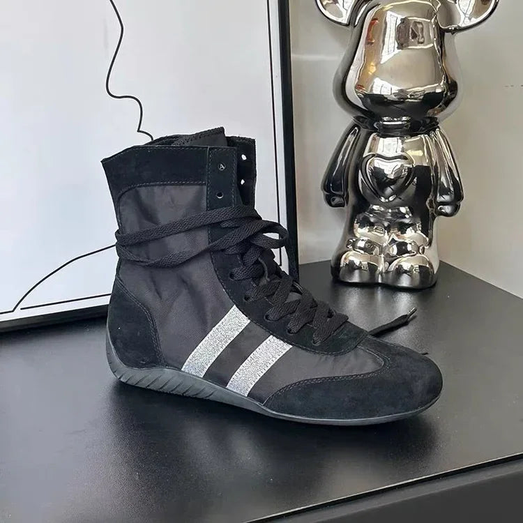 Bequeme und modische orthopädische Stiefel
