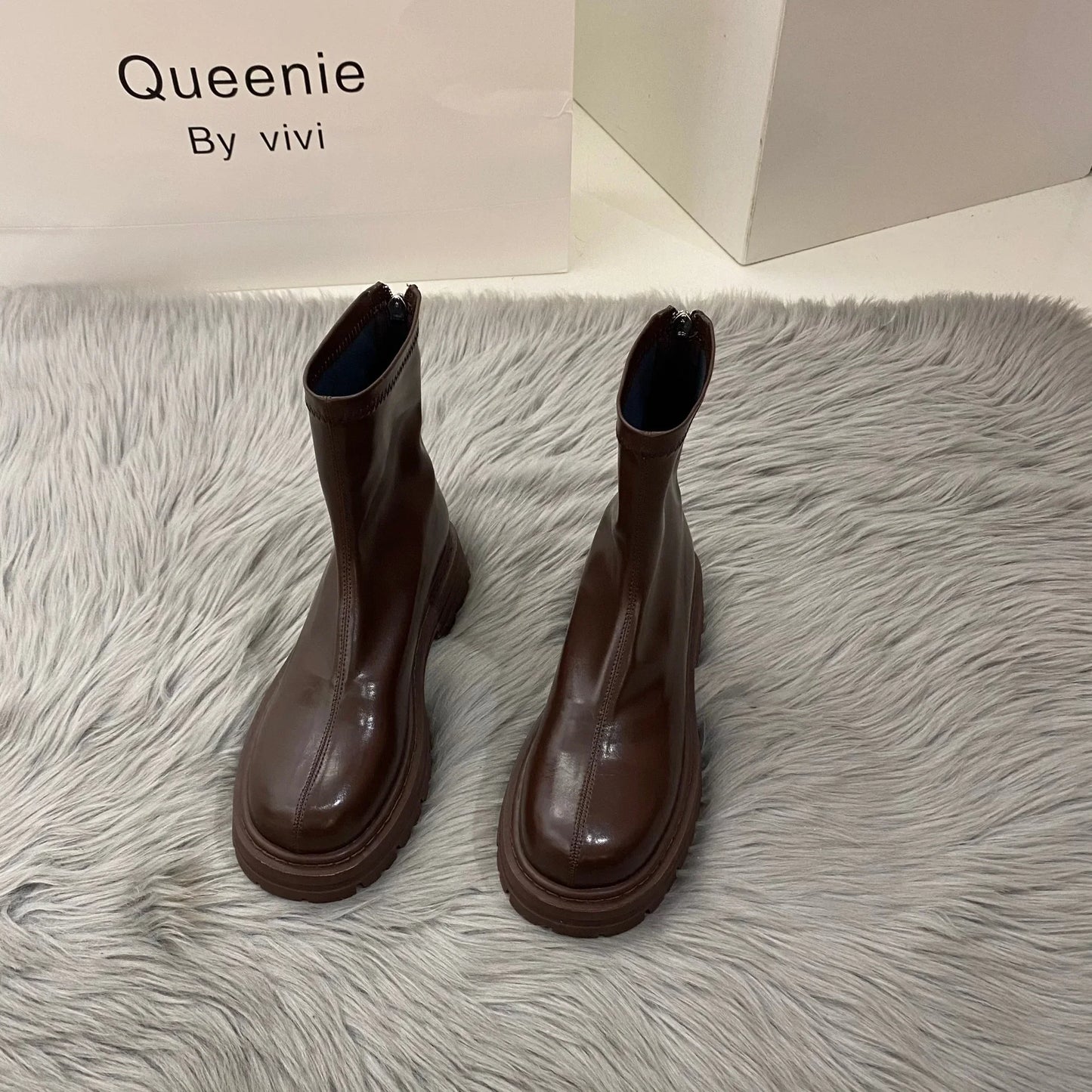 Stützende und stilvolle orthopädische Stiefel