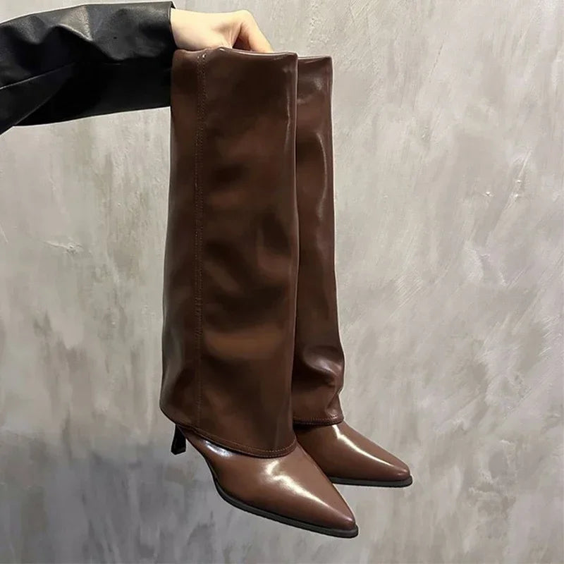Stützende und stilvolle orthopädische Stiefel