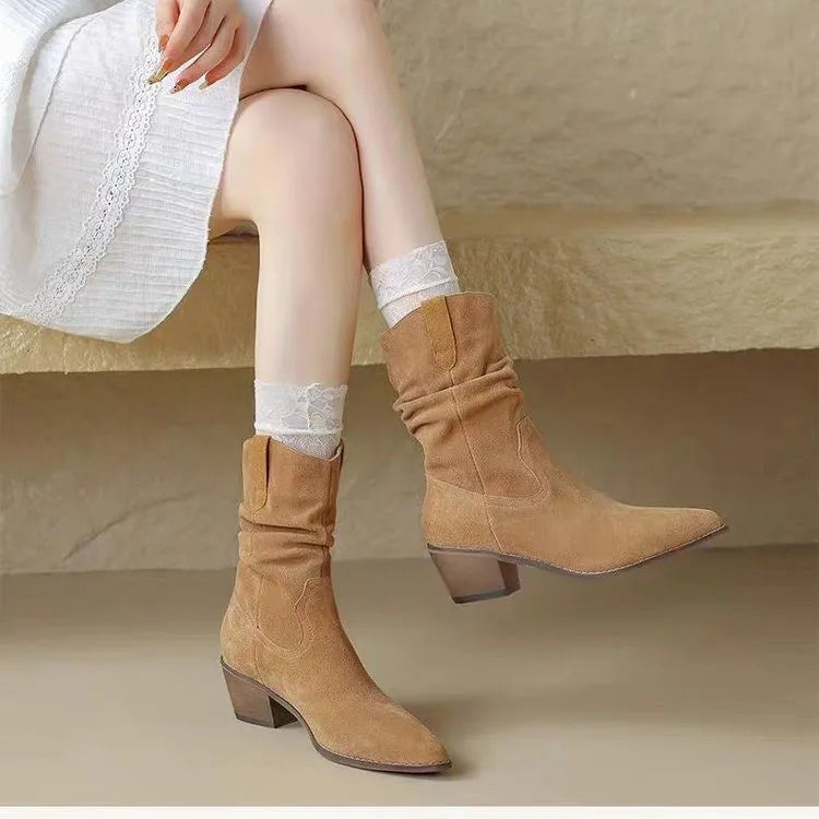 Stützende und trendige orthopädische Stiefel