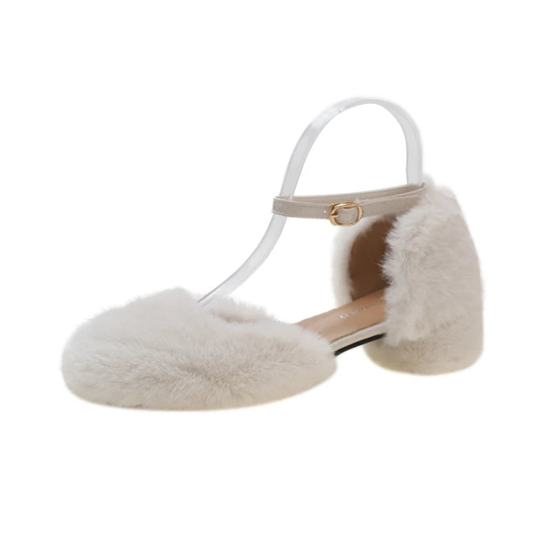 Modische und stützende orthopädische Sandalen