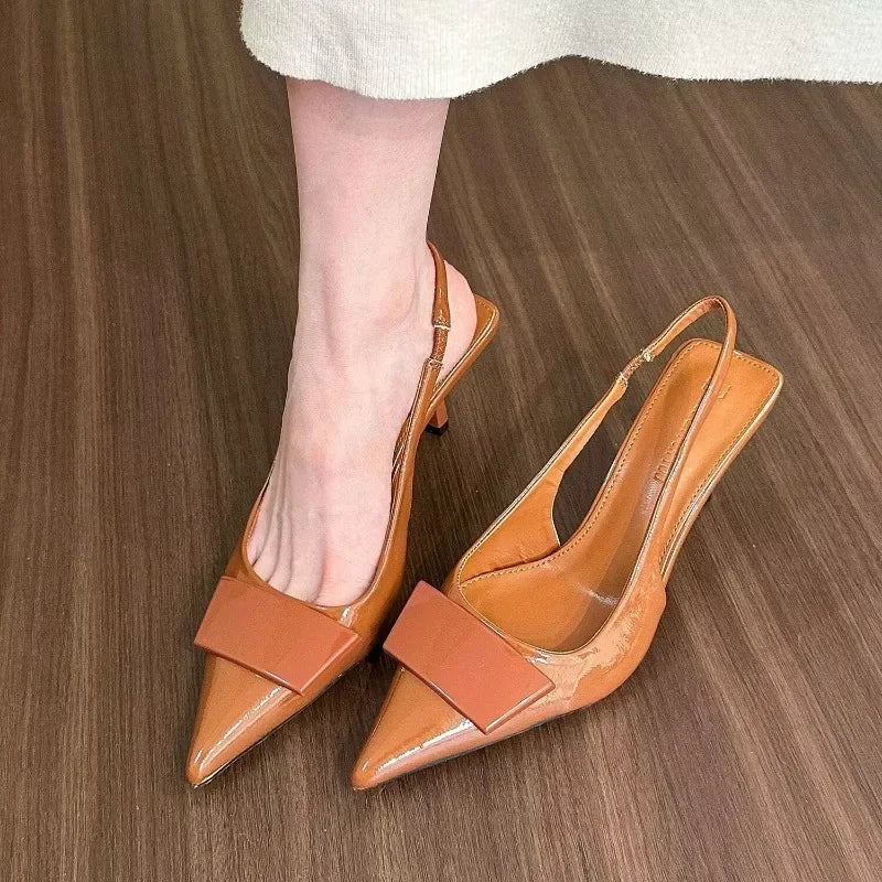 Maßgeschneiderte und bequeme orthopädische Sandalen