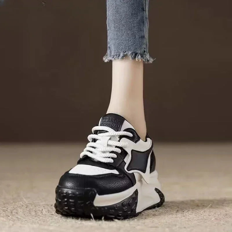 Modische und stützende orthopädische Turnschuhe