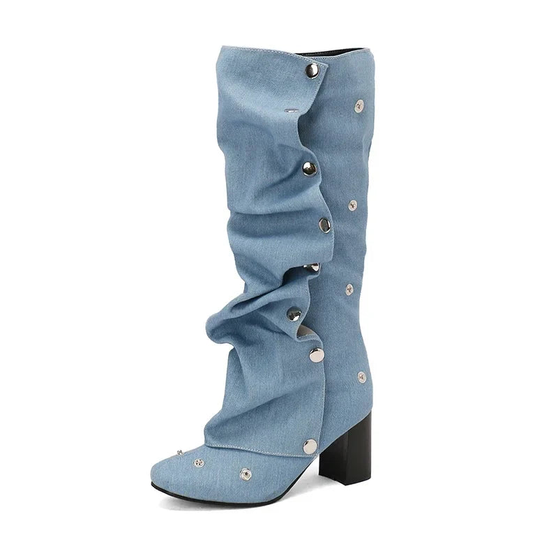 Bequeme und modische orthopädische Stiefel