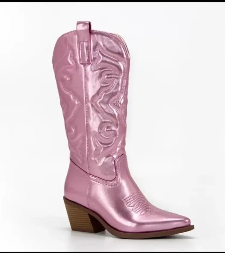 Maßgeschneiderte und bequeme orthopädische Stiefel