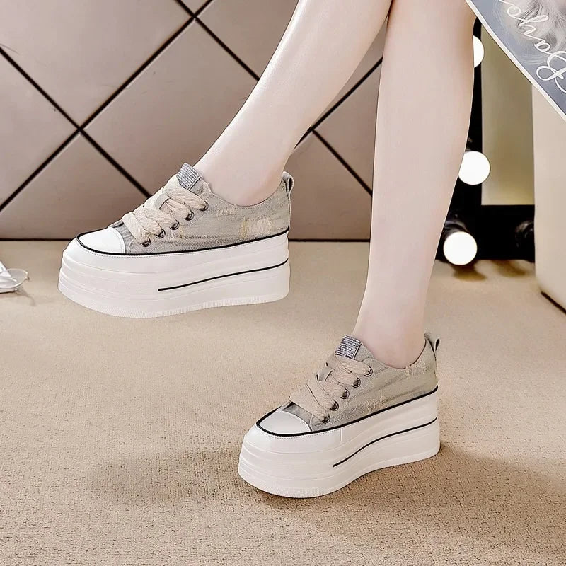 Bequeme und modische orthopädische Turnschuhe