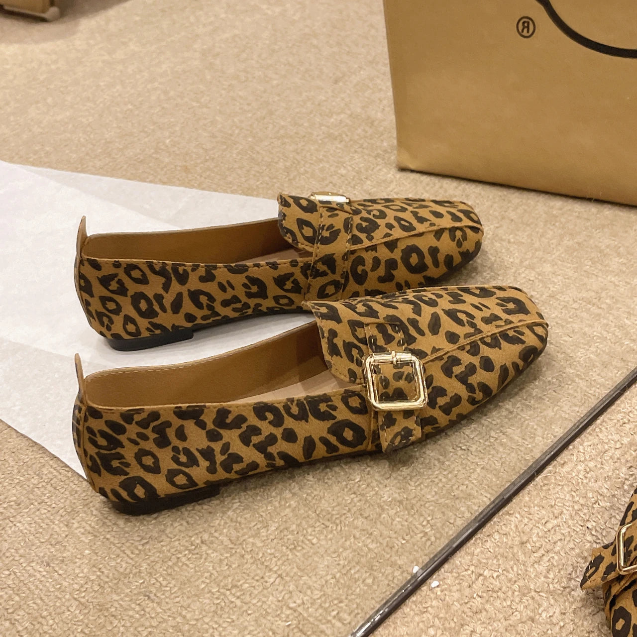 Elegante und stützende orthopädische Turnschuhe