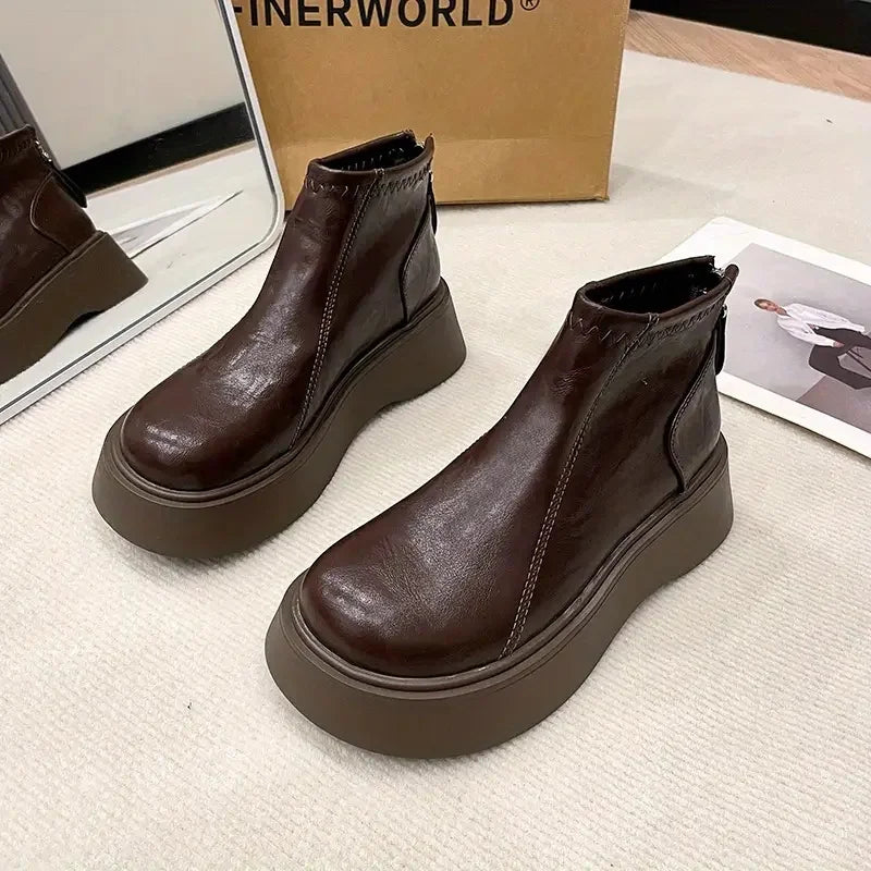 Bequeme und modische orthopädische Stiefel