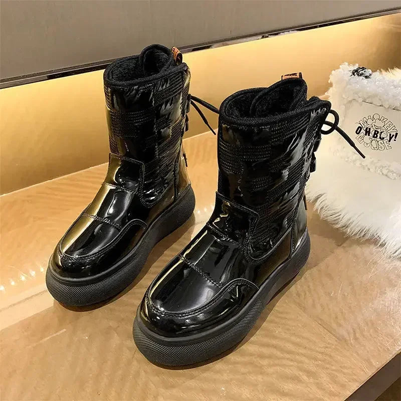 Modische und stützende orthopädische Stiefel