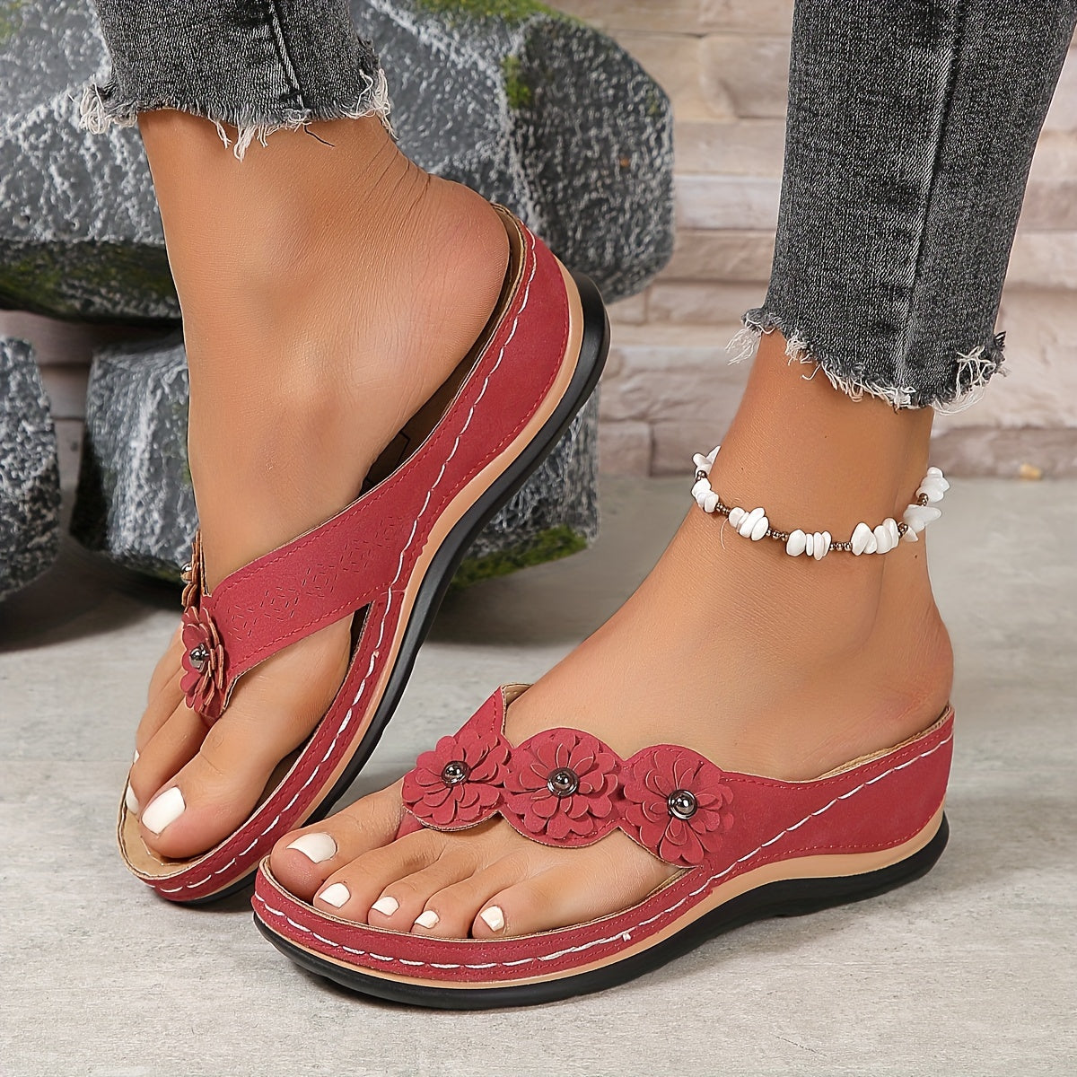 MW | | Elegante und bequeme Sandalen mit floralen Riemchen