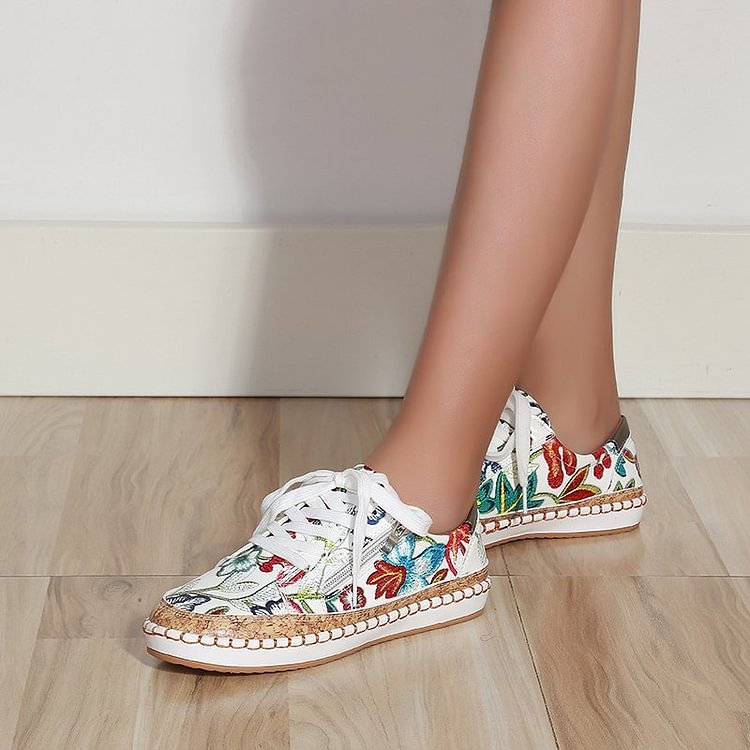 MW | Einfache Turnschuhe mit Blumen
