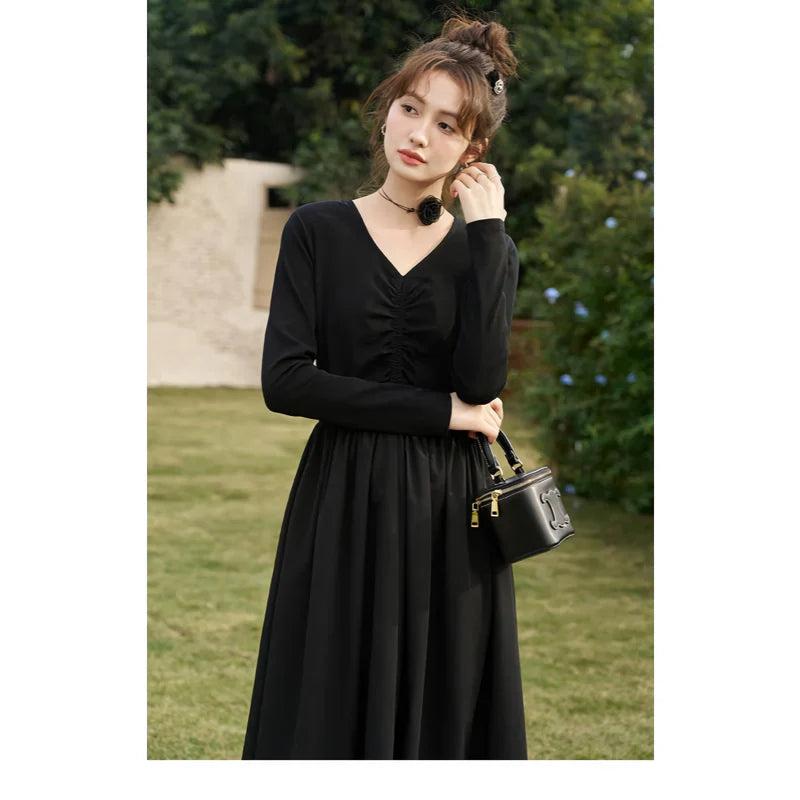 MW | Elegantes Schwarzes Gestricktes Gesmoktes V-Ausschnitt A-Linie Midi Kleid