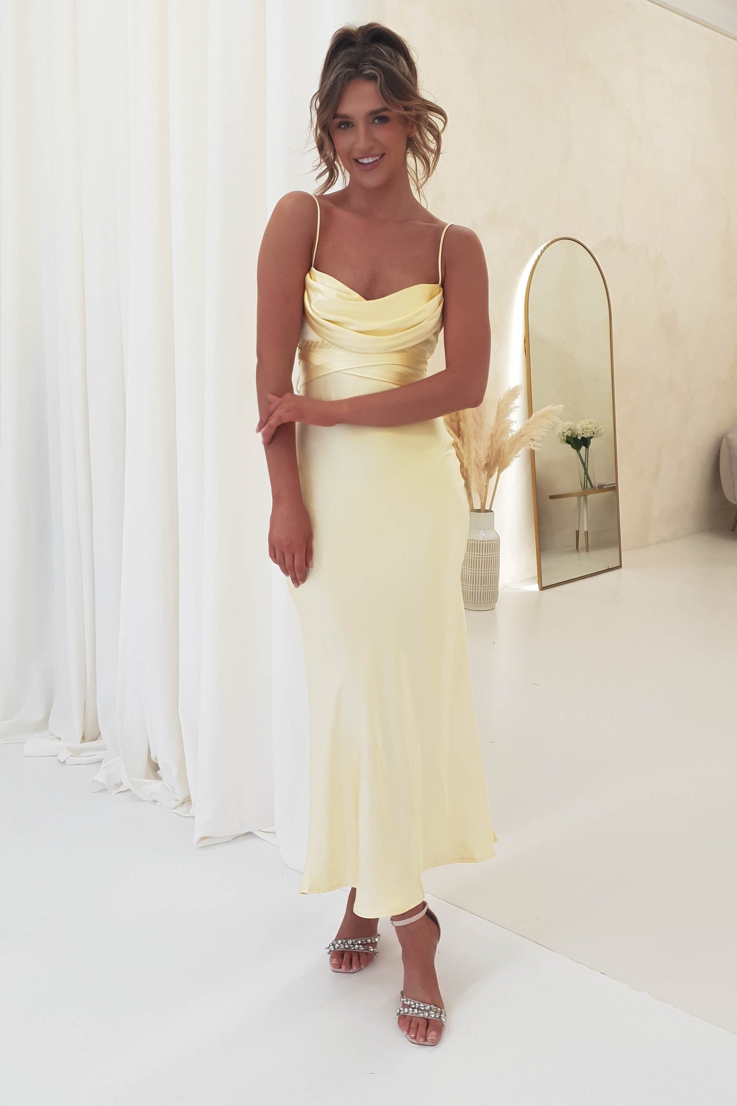 MW | Elegantes Midi-Abendkleid mit schmalen Trägern und trendigem Korsettdesign