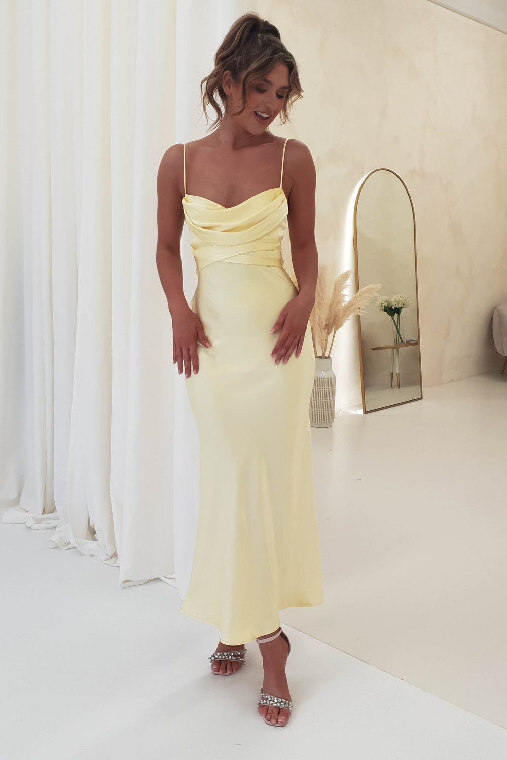 MW | Elegantes Midi-Abendkleid mit schmalen Trägern und trendigem Korsettdesign