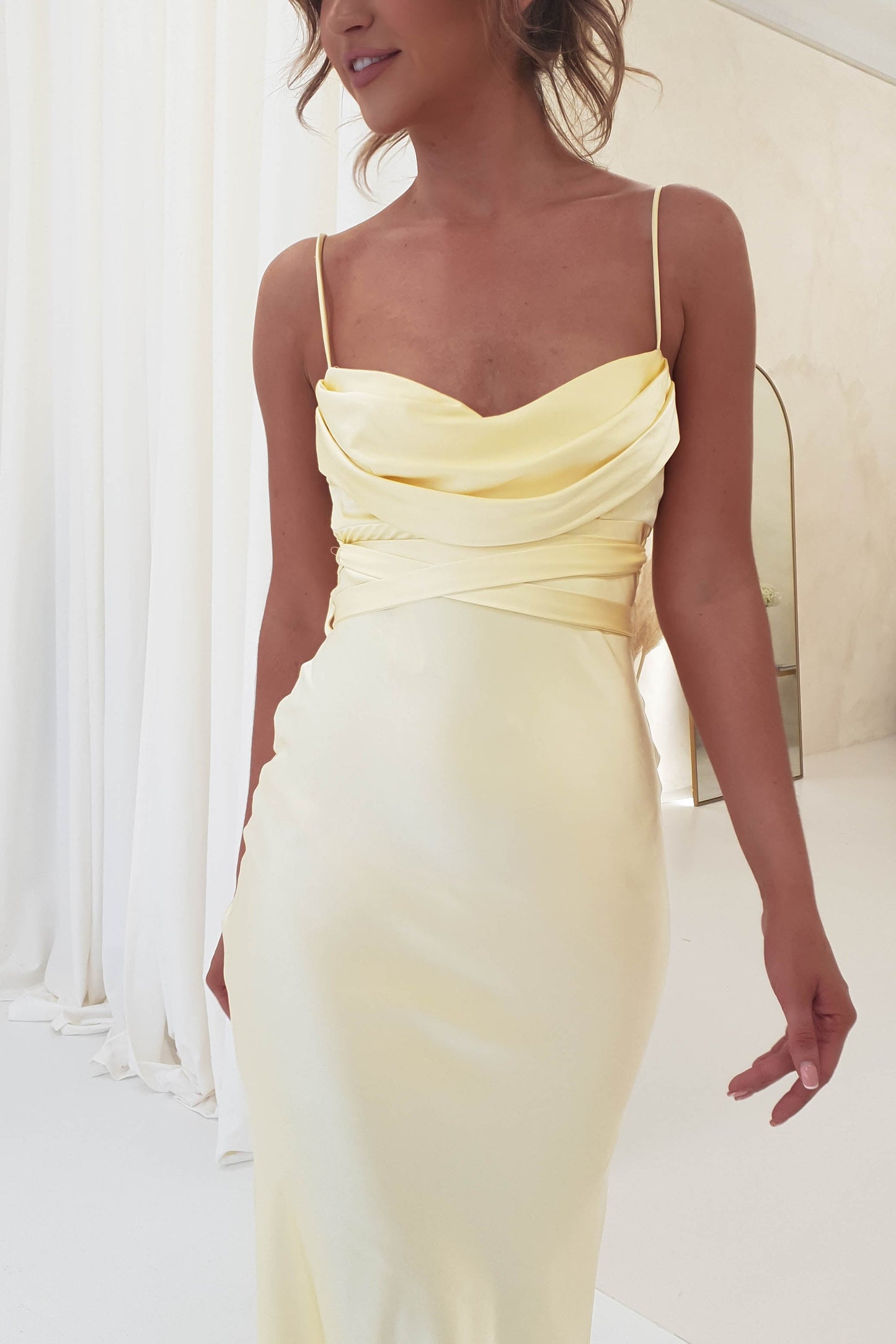 MW | Elegantes Midi-Abendkleid mit schmalen Trägern und trendigem Korsettdesign