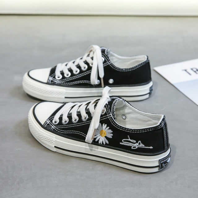 MW | Low Cut mit Blumendruck Sneakers