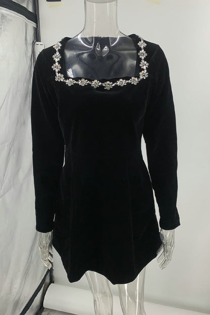 MW | Minikleid aus Samt mit Blumenmuster