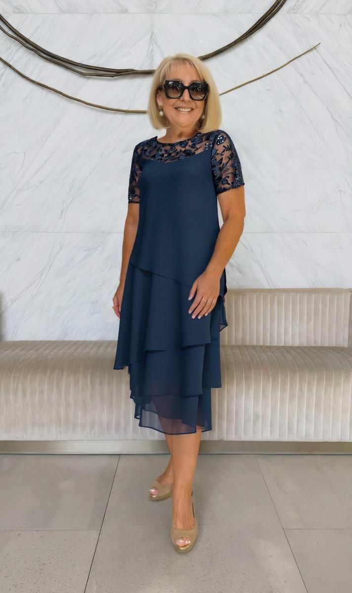 MW | Marineblaues einfarbiges Midikleid mit kurzen Ärmeln