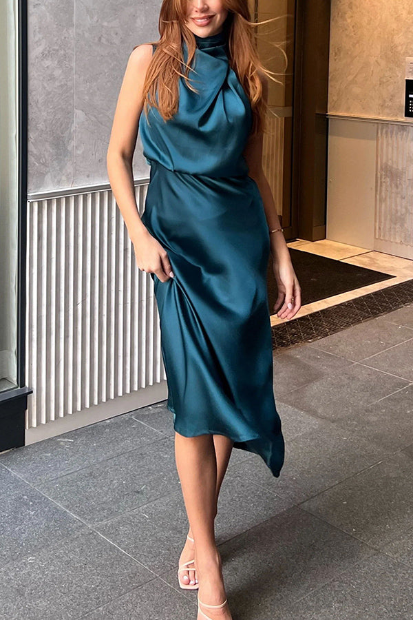MW | Perfectly Yours Hoher Ausschnitt Elastische Taille Satin Drapieren Maxikleid