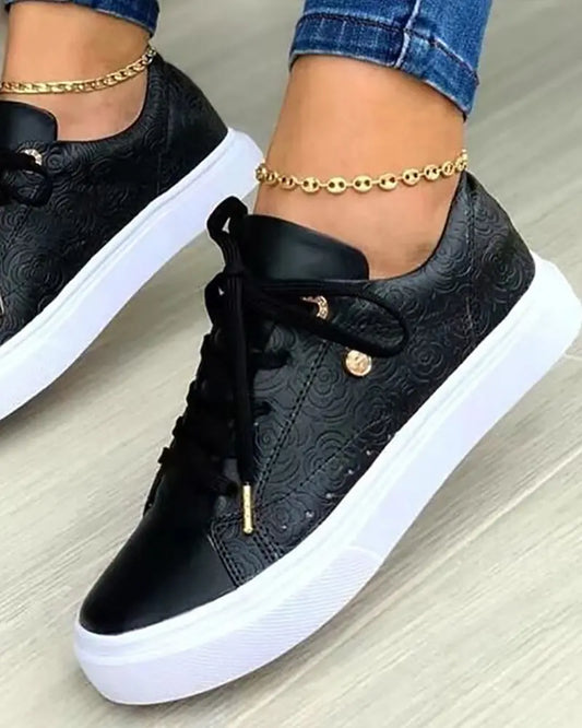 MW | Schicke Turnschuhe mit goldenen Details