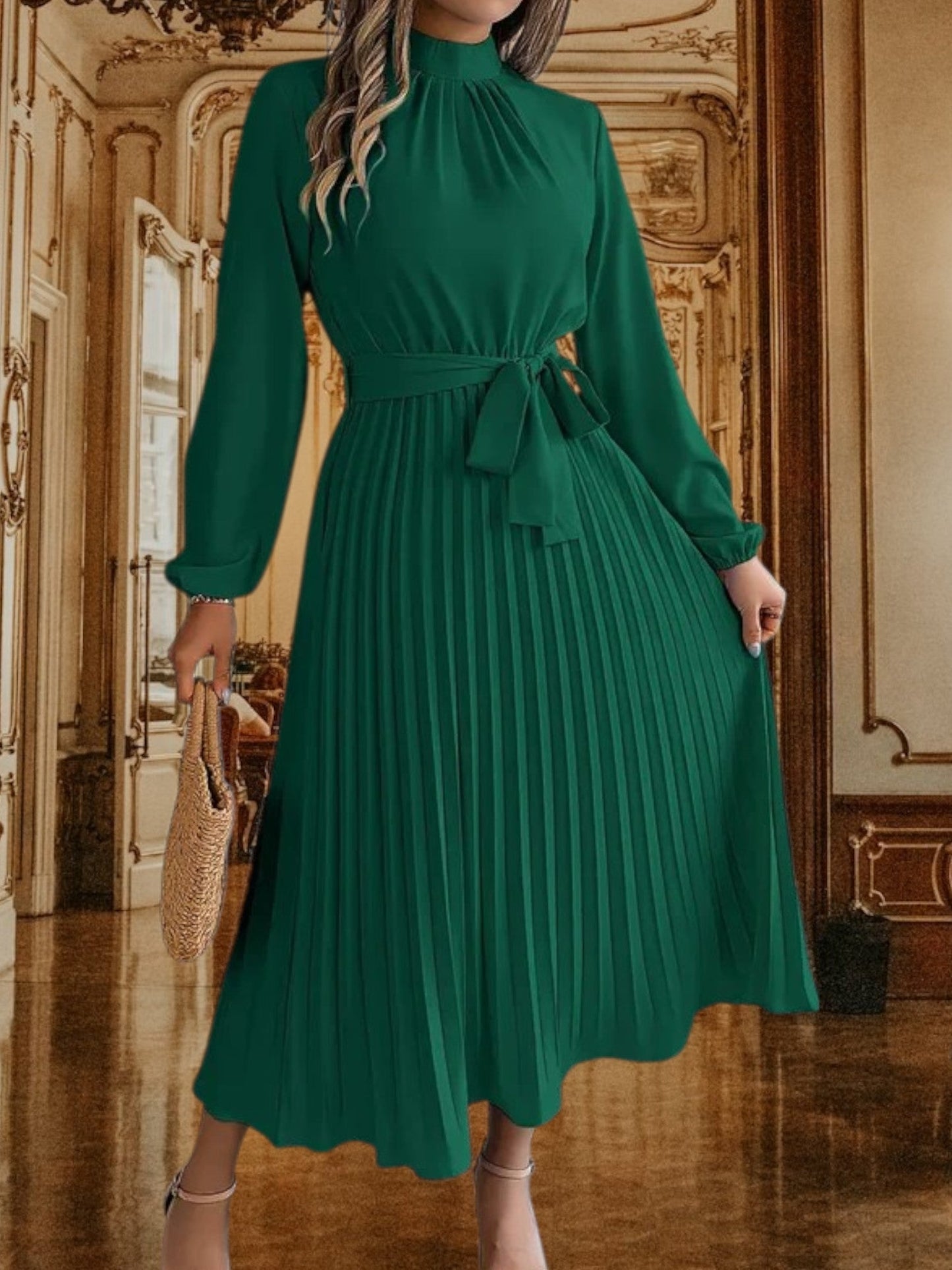 MW | Plissiertes Midikleid mit Taillengürtel und langen Ärmeln