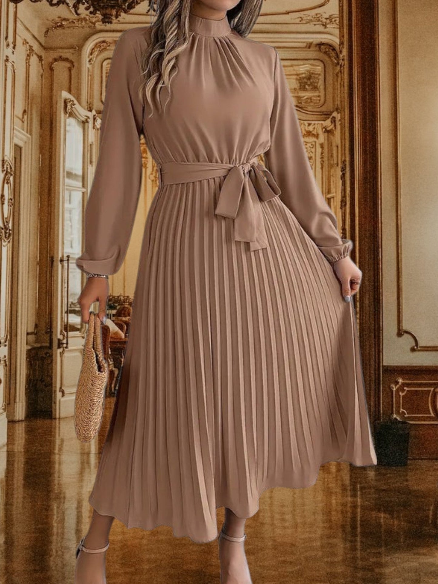 MW | Plissiertes Midikleid mit Taillengürtel und langen Ärmeln
