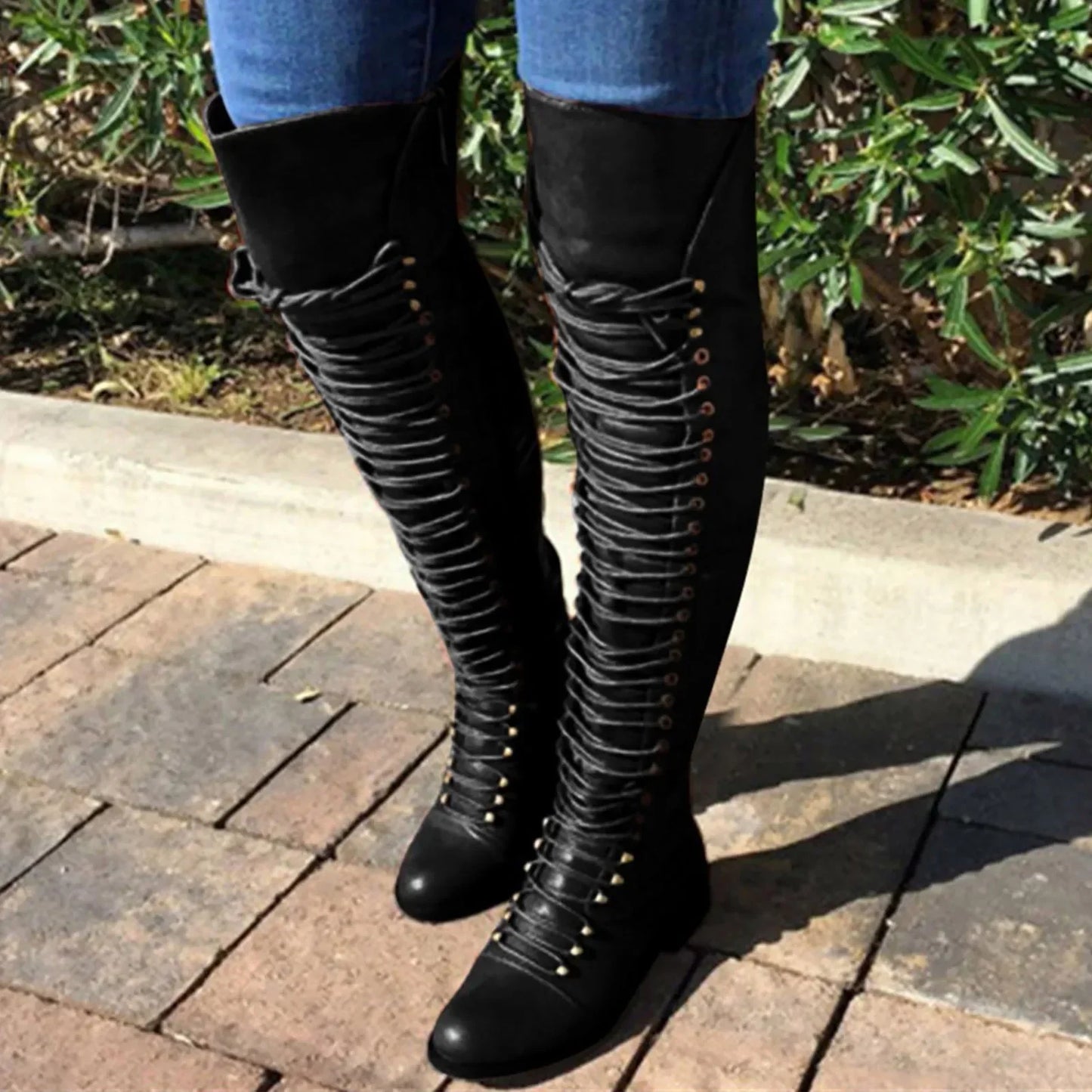 Modische und stützende orthopädische Stiefel