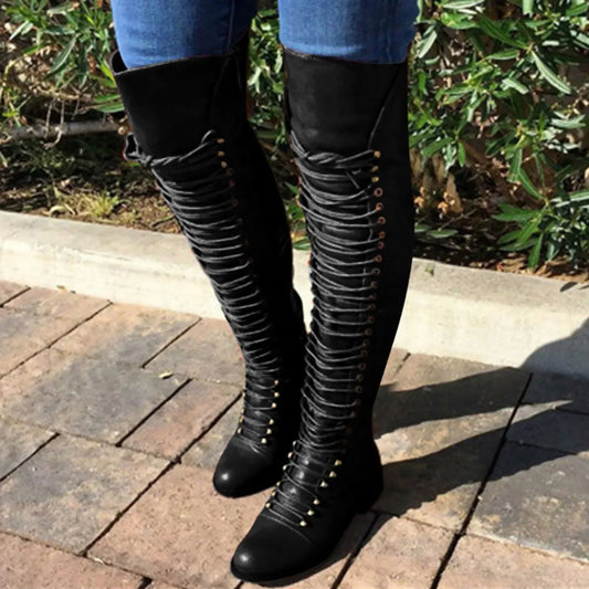 Modische und stützende orthopädische Stiefel