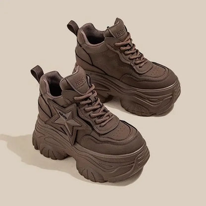 Elegante und stützende orthopädische Turnschuhe