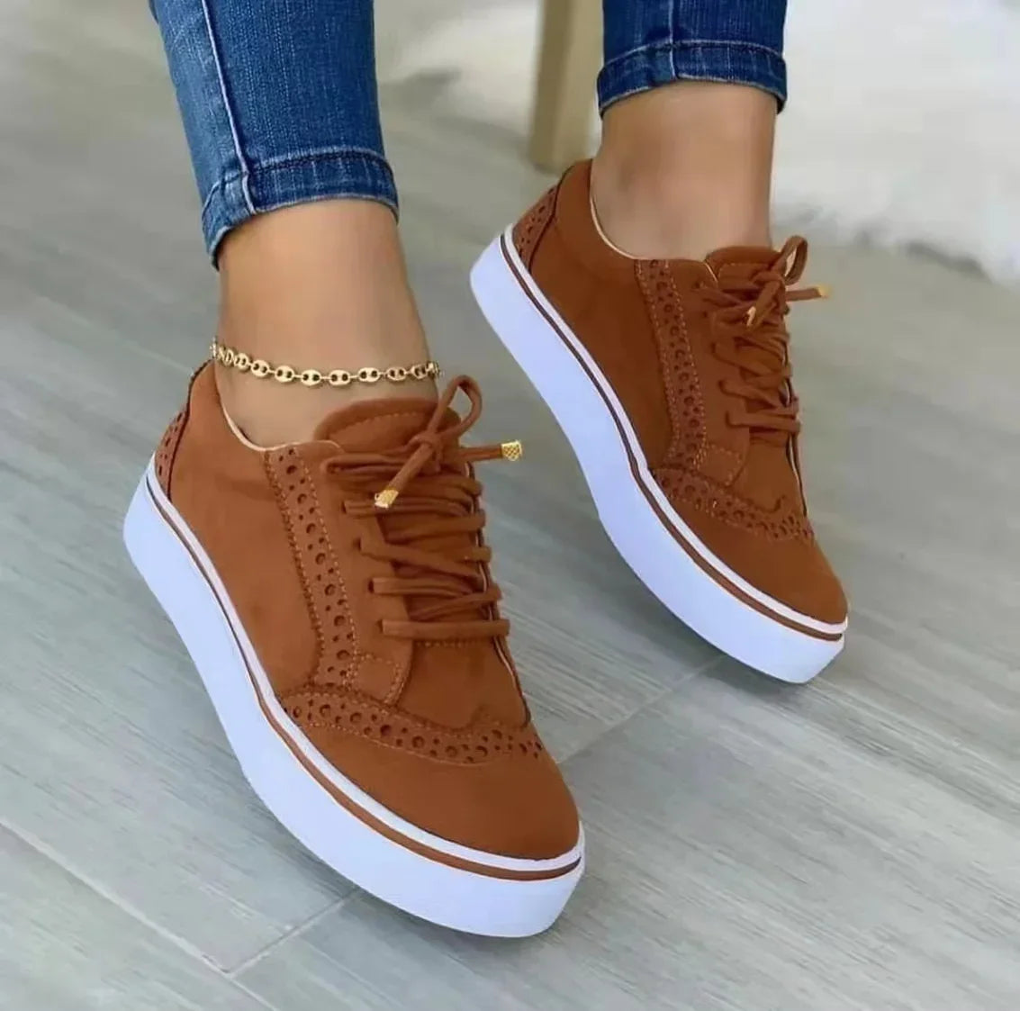 Elegante und stützende orthopädische Turnschuhe