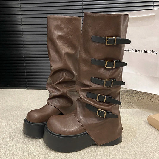 Elegante und stützende orthopädische Absätze