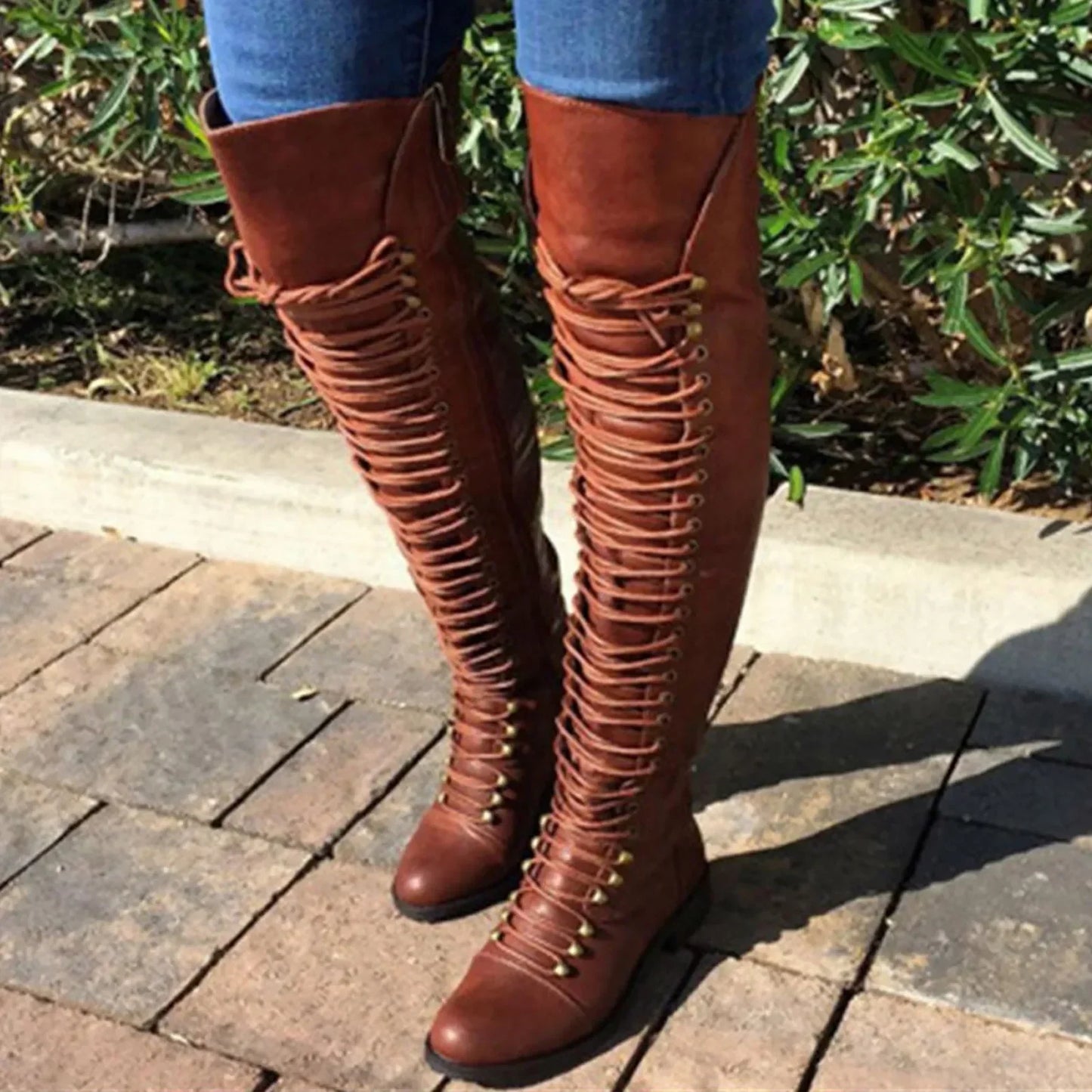 Modische und stützende orthopädische Stiefel
