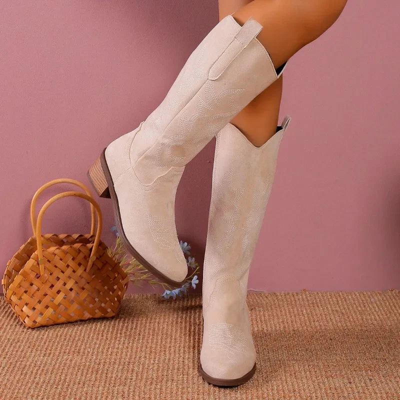 Modische und stützende orthopädische Stiefel