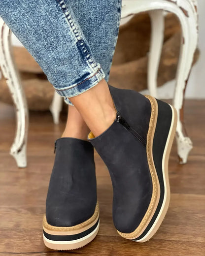 Elegante und stützende orthopädische Stiefel