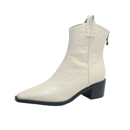 Bequeme und modische orthopädische Stiefel