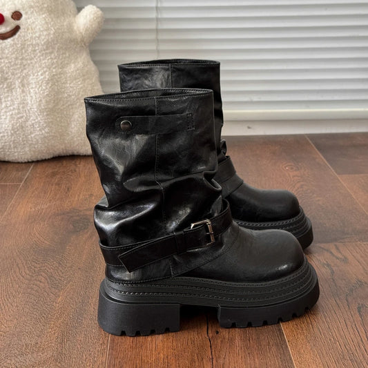 Elegante und stützende orthopädische Stiefel