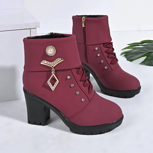 Stützende und trendige orthopädische Stiefel