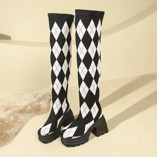 Modische und stützende orthopädische Stiefel