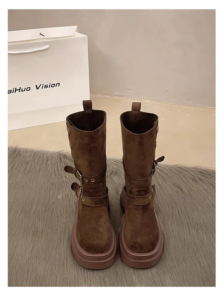Bequeme und modische orthopädische Stiefel