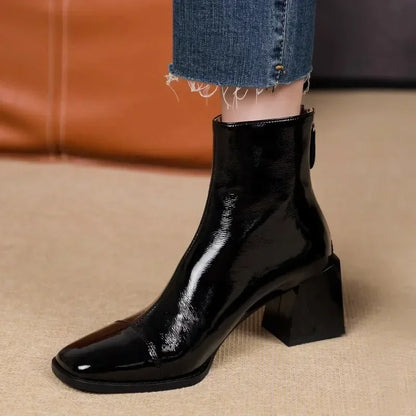 Maßgeschneiderte und bequeme orthopädische Stiefel