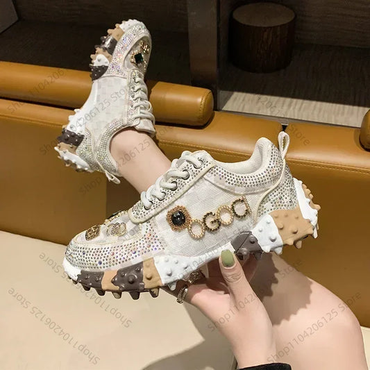 Bequeme und modische orthopädische Turnschuhe