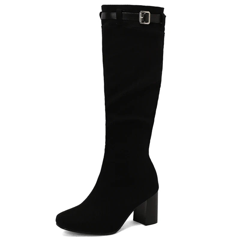 Stützende und stilvolle orthopädische Stiefel