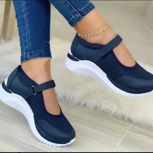 Modische und stützende orthopädische Turnschuhe